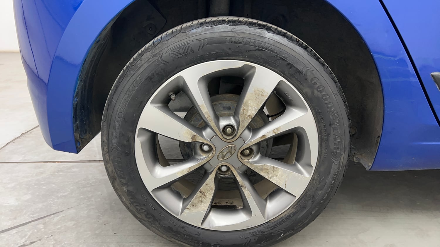 Used 2016 Hyundai Elite i20 Asta 1.2 (O) Petrol Manual tyres RIGHT REAR TYRE RIM VIEW