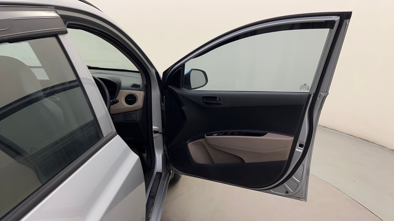 Used 2018 Hyundai Grand i10 Magna AT 1.2 Kappa VTVT Petrol Automatic interior RIGHT FRONT DOOR OPEN VIEW