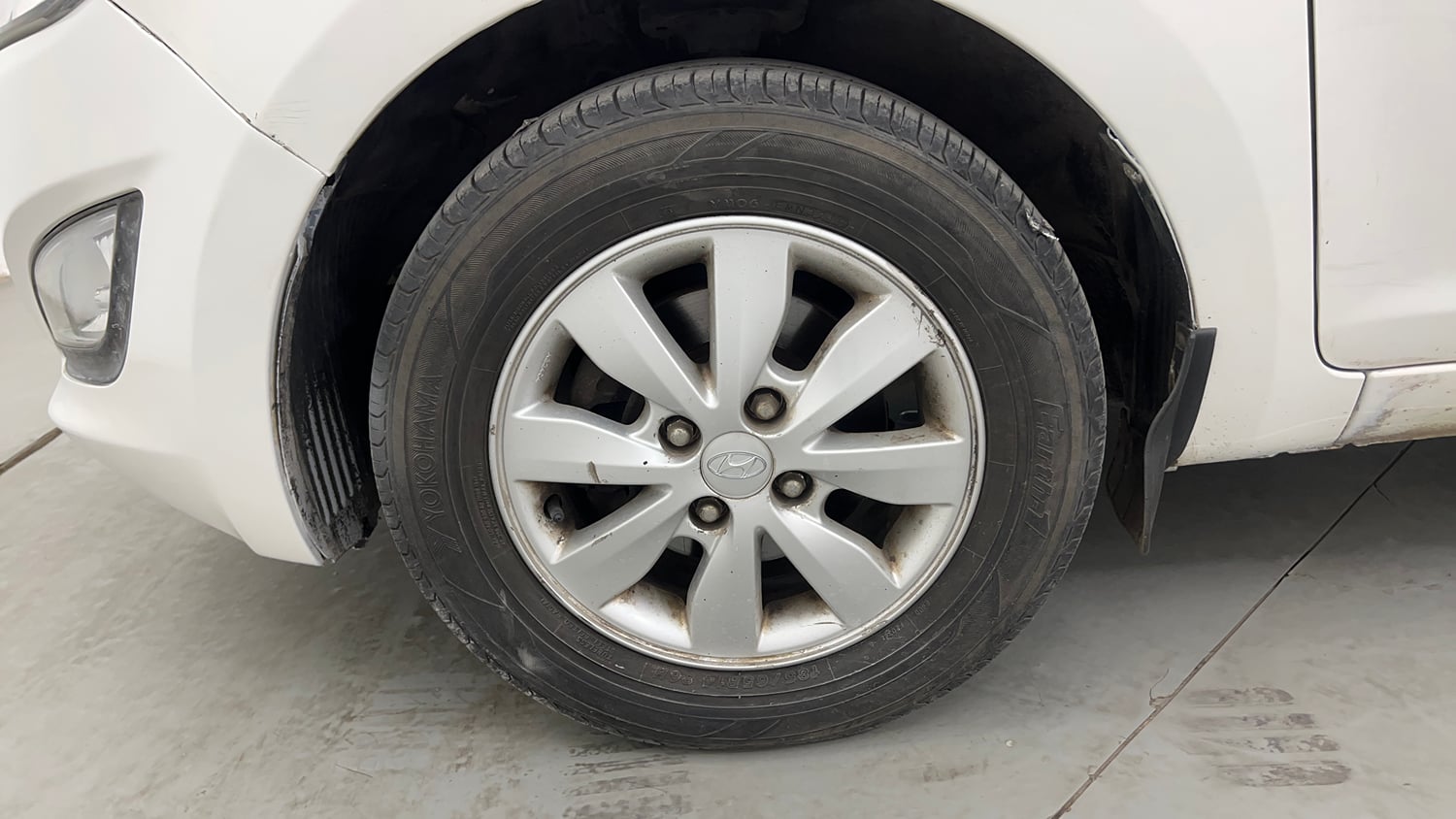 Used 2012 Hyundai i20 Sportz 1.2 Petrol Manual tyres LEFT FRONT TYRE RIM VIEW