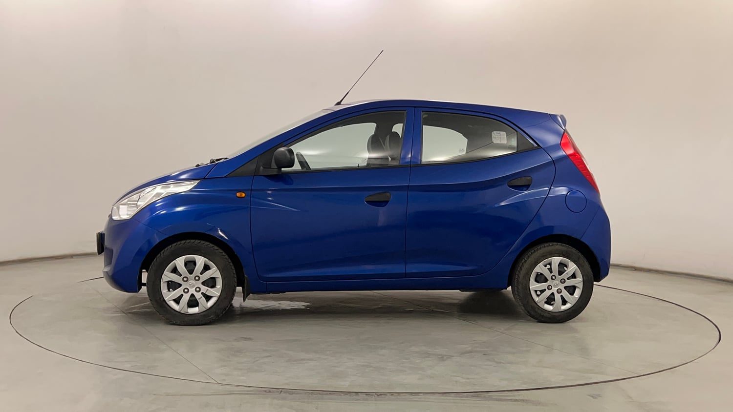 Used 2017 hyundai Eon Magna+ (O) Petrol Manual exterior LEFT SIDE VIEW