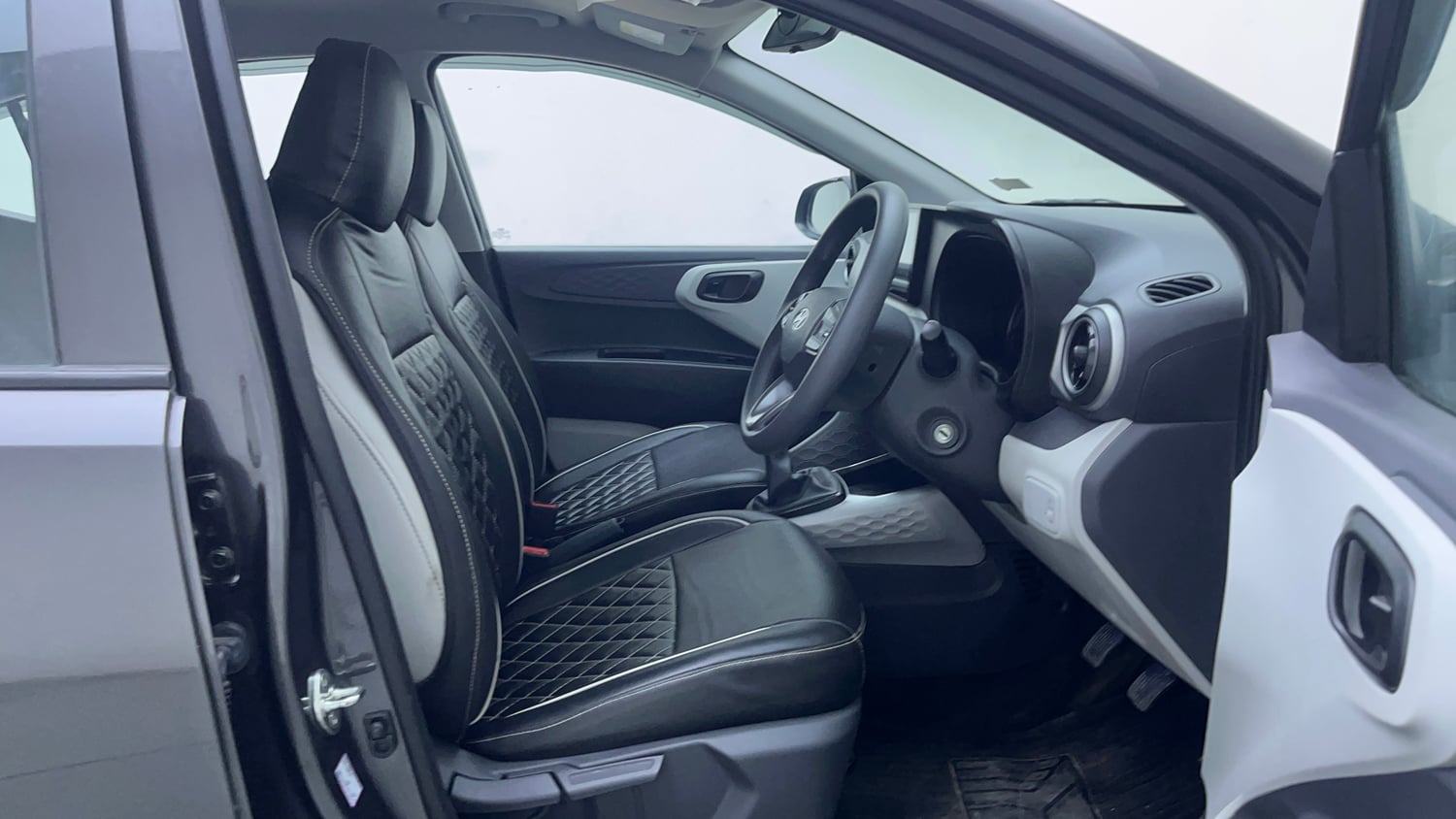 Used 2024 Hyundai Grand i10 Nios Magna 1.2 Kappa Petrol Manual interior RIGHT SIDE FRONT DOOR CABIN VIEW