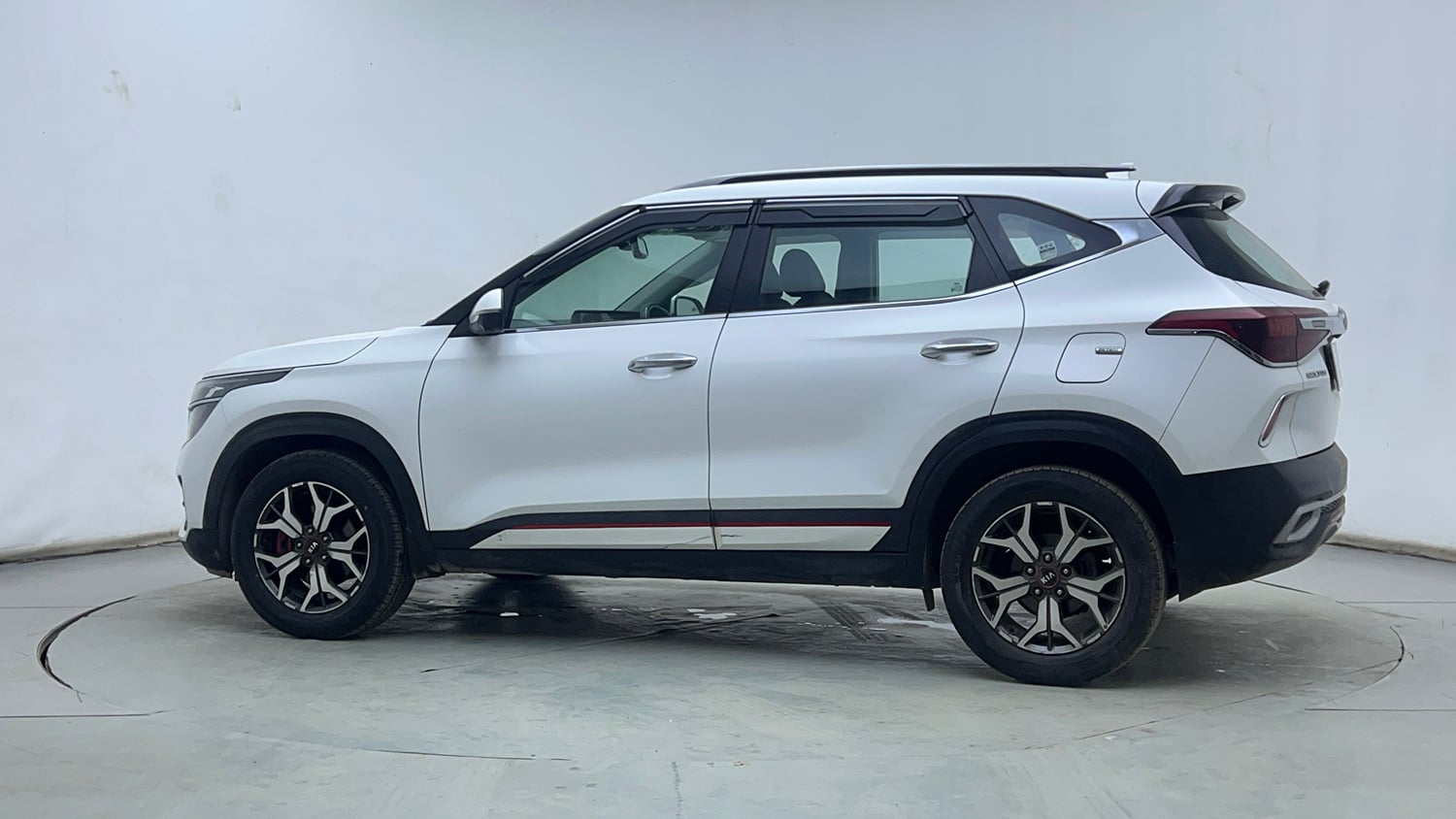Used 2020 Kia Seltos GTX Plus 1.4 Petrol Manual exterior LEFT SIDE VIEW