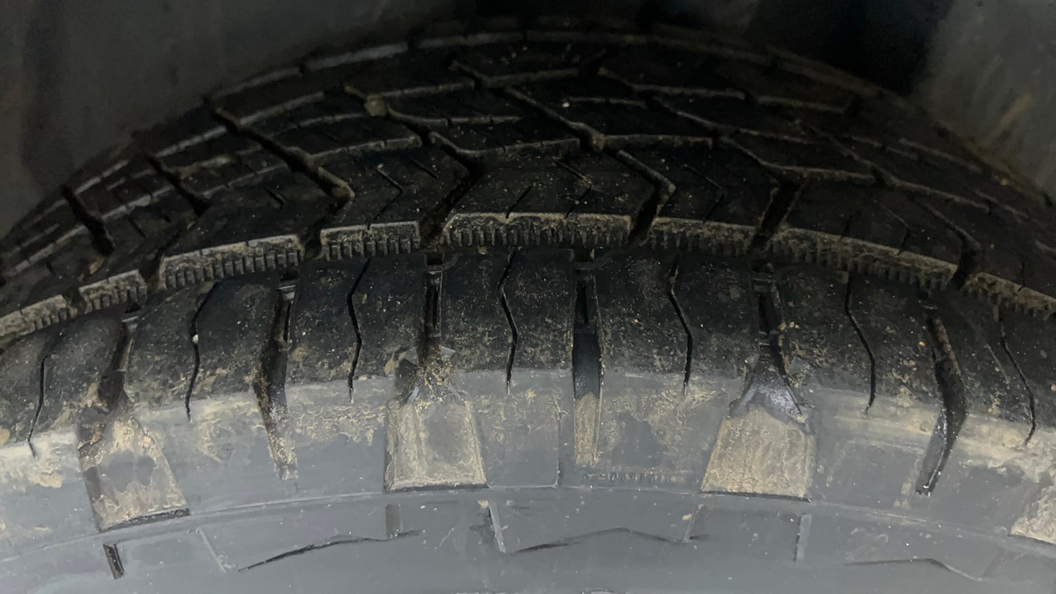 Used 2019 Jeep Compass Limited 1.4 Petrol AT Petrol Automatic tyres LEFT REAR TYRE TREAD VIEW