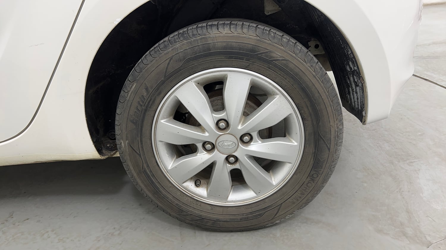 Used 2012 Hyundai i20 Sportz 1.2 Petrol Manual tyres LEFT REAR TYRE RIM VIEW