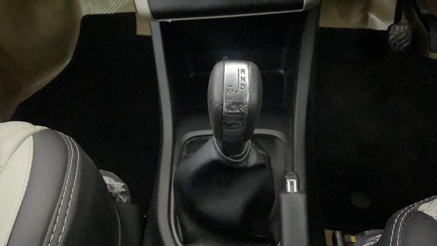 Used 2020 Renault Triber RXZ EASY-R AMT Petrol Automatic interior GEAR  KNOB VIEW