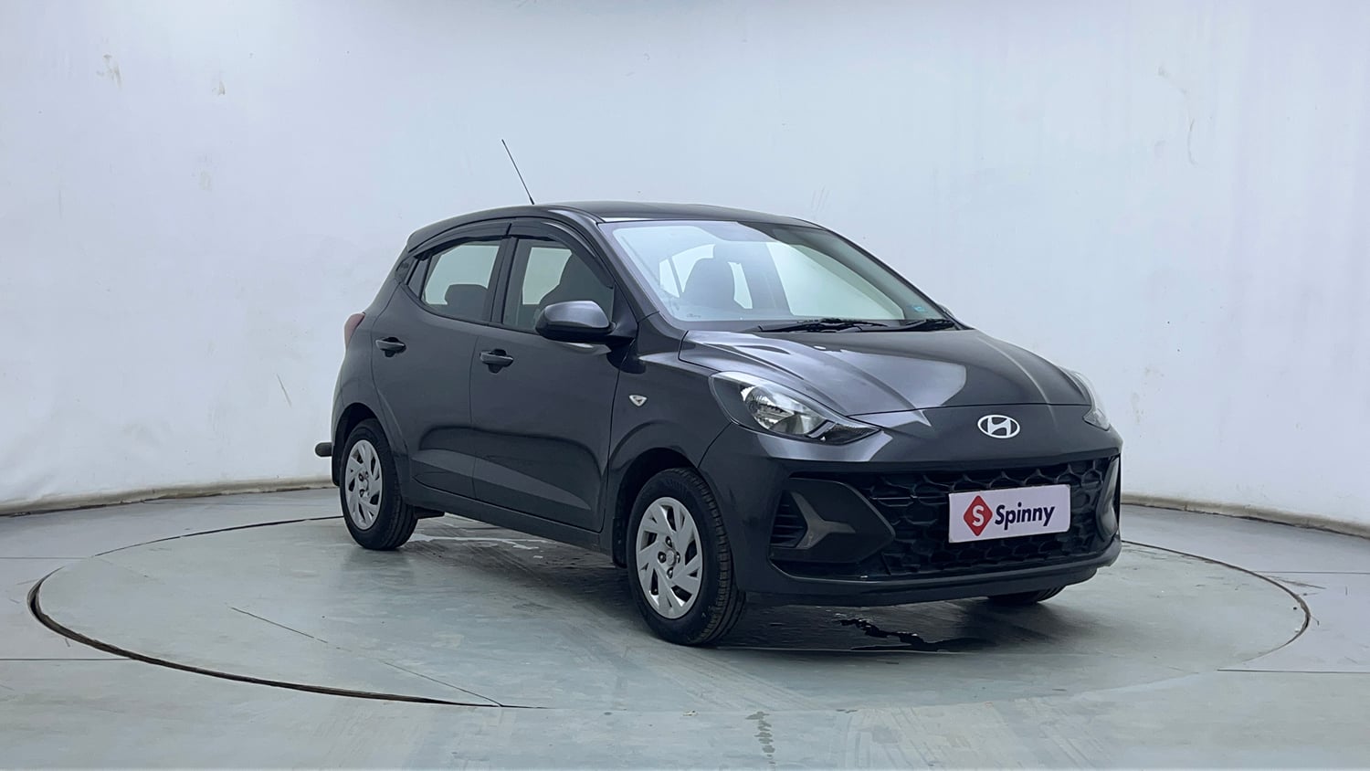 Used 2024 Hyundai Grand i10 Nios Magna 1.2 Kappa Petrol Manual exterior RIGHT FRONT CORNER VIEW