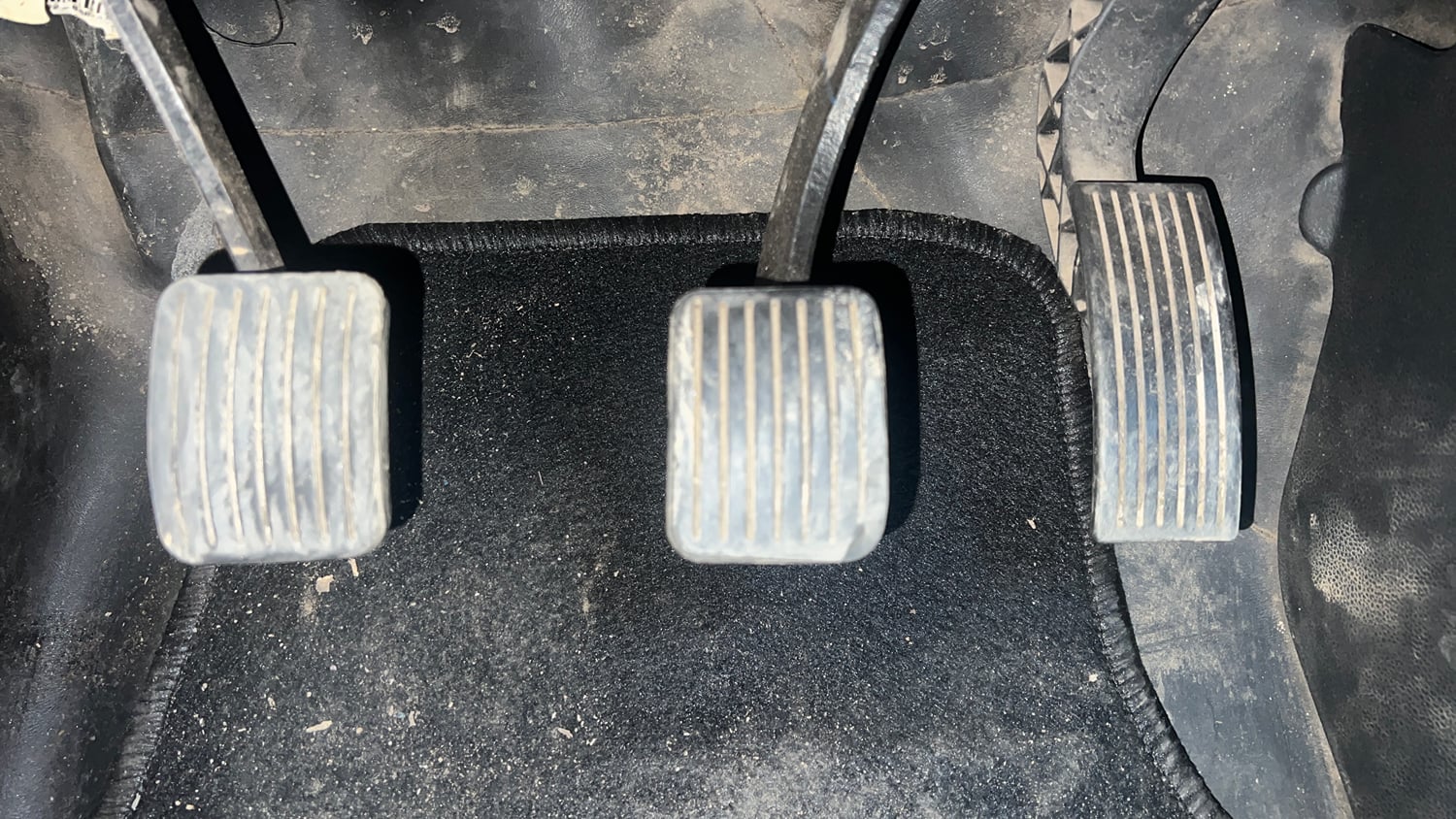 Used 2019 Hyundai Grand i10 Sportz U2 1.2 CRDi Diesel Manual interior PEDALS VIEW
