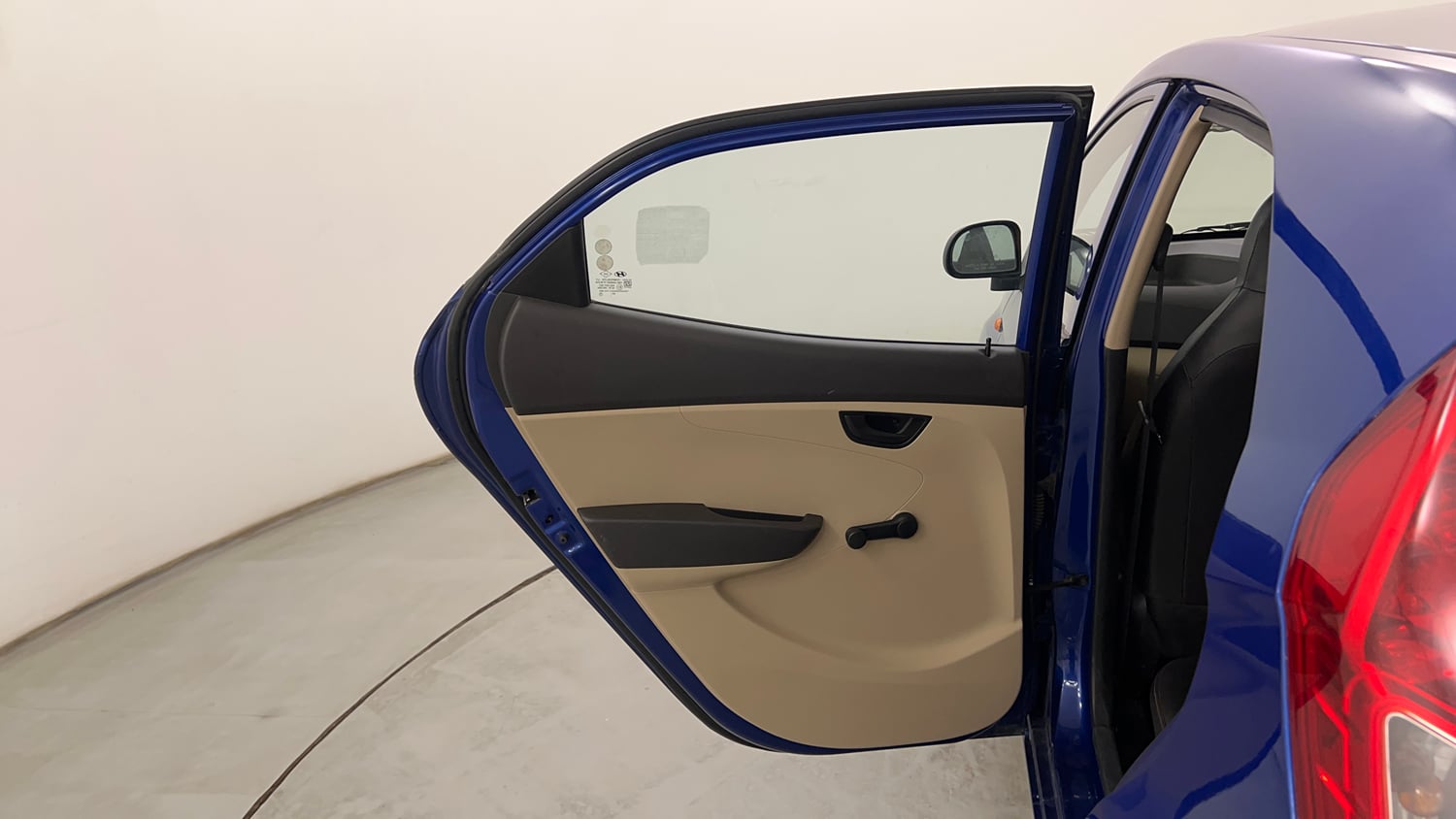 Used 2017 hyundai Eon Magna+ (O) Petrol Manual interior LEFT REAR DOOR OPEN VIEW