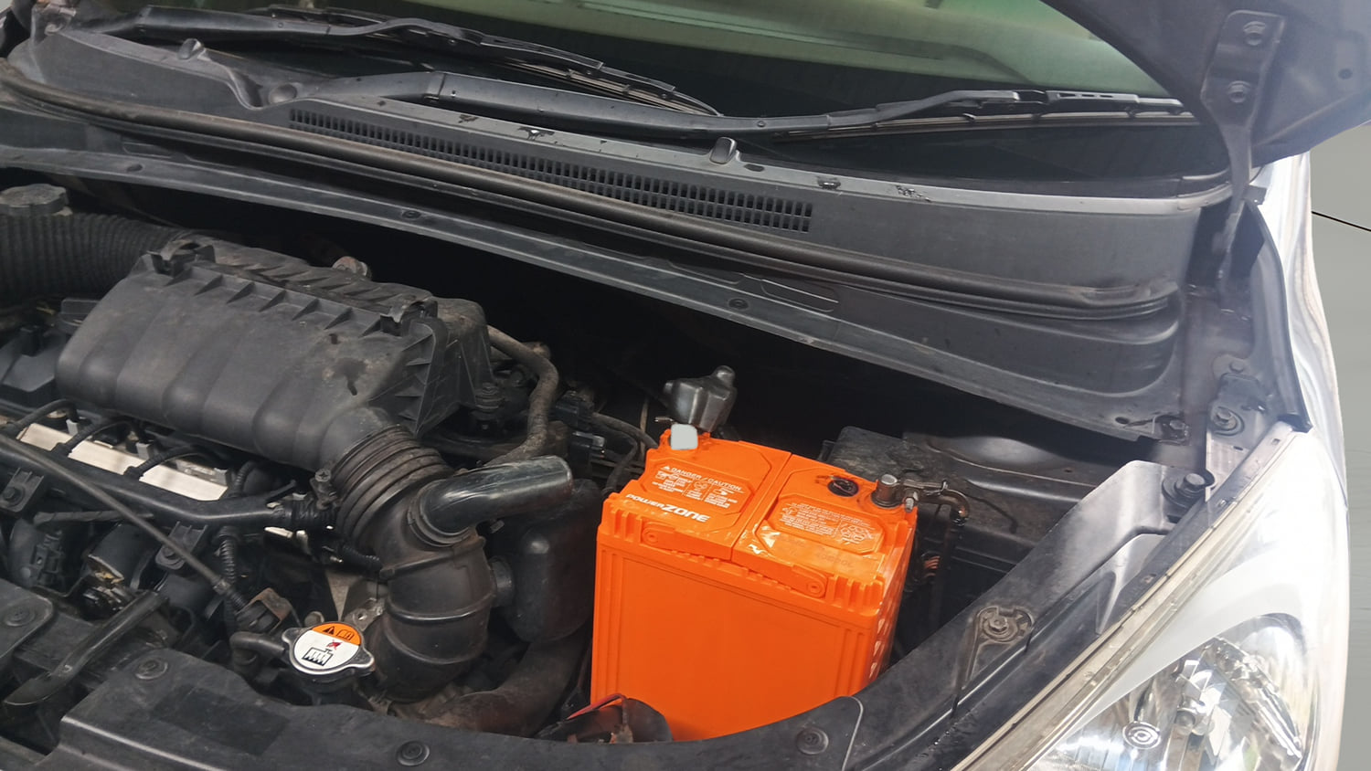 Used 2012 Hyundai i10 Sportz 1.2 Kappa2 Petrol Manual engine ENGINE LEFT SIDE VIEW