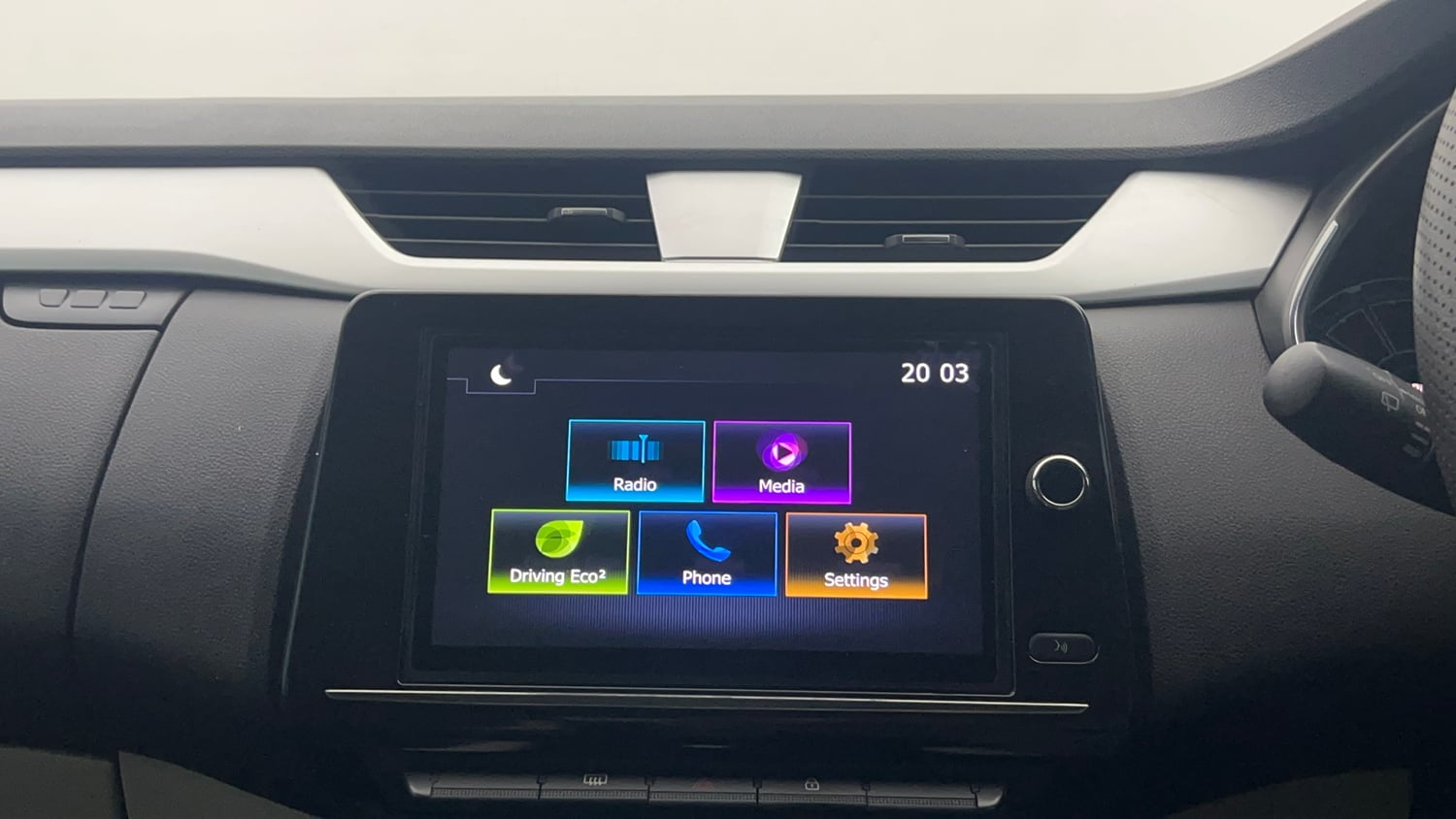 Used 2021 Renault Triber RXZ Petrol Manual top_features Touch screen infotainment system