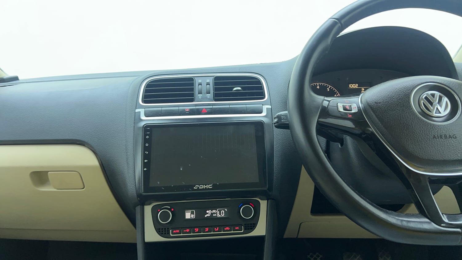Used 2016 Volkswagen Polo Highline1.2L (P) Petrol Manual top_features Integrated (in-dash) music system