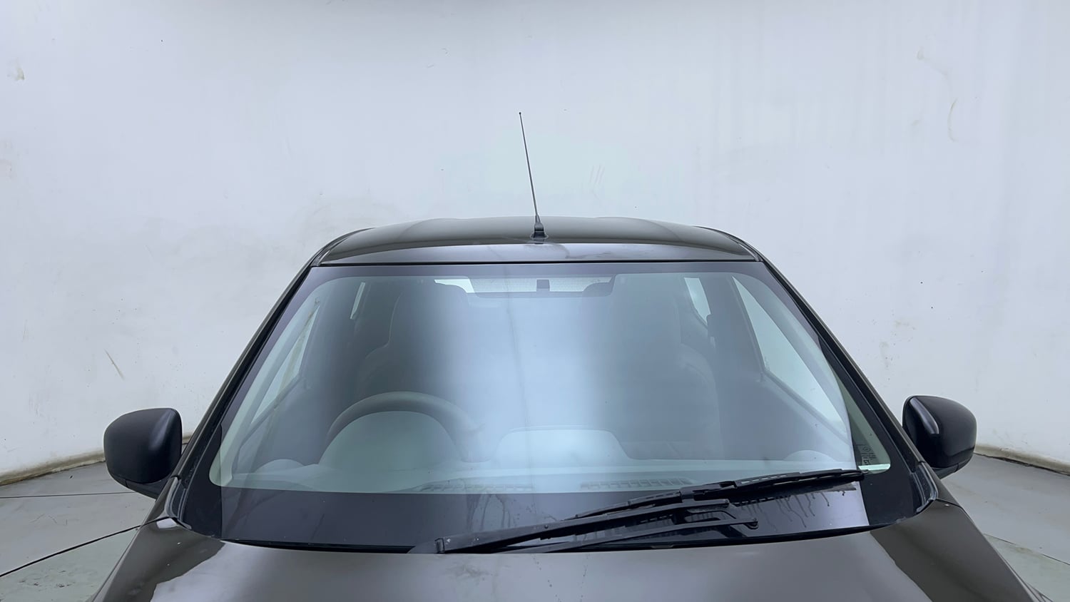 Used 2016 Renault Kwid RXT Petrol Manual exterior FRONT WINDSHIELD VIEW