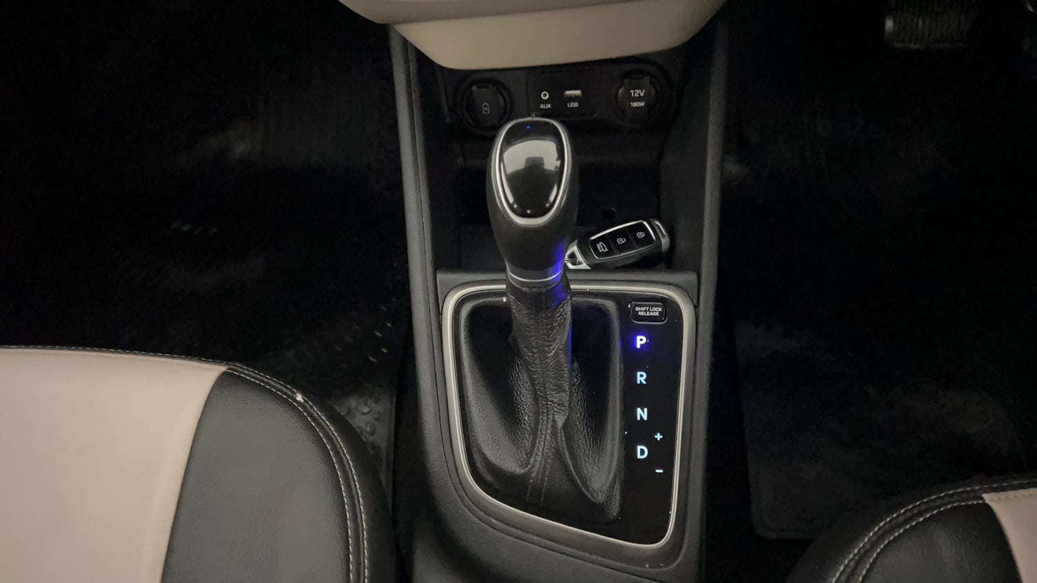 Used 2019 Hyundai Verna SX Plus 1.6 VTVT AT Petrol Automatic interior GEAR  KNOB VIEW