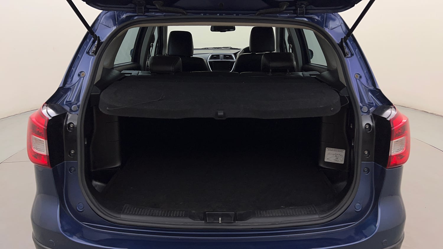 Used 2018 Maruti Suzuki S-Cross Alpha 1.3 Diesel Manual interior DICKY INSIDE VIEW