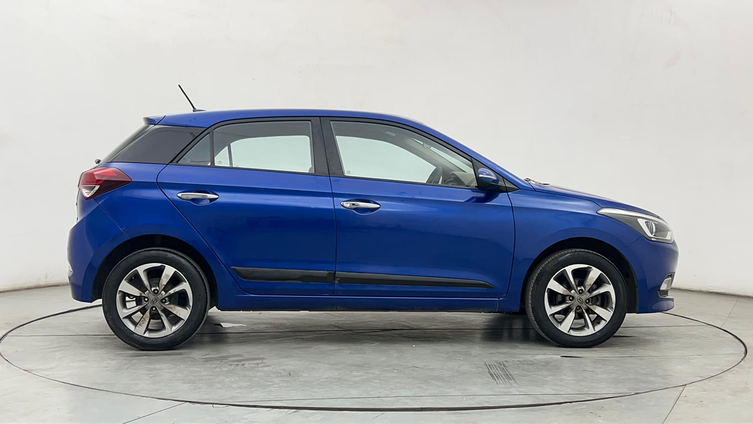 Used 2016 Hyundai Elite i20 Asta 1.2 (O) Petrol Manual exterior RIGHT SIDE VIEW