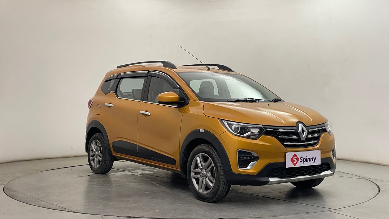 Used 2020 Renault Triber RXZ EASY-R AMT Petrol Automatic exterior RIGHT FRONT CORNER VIEW
