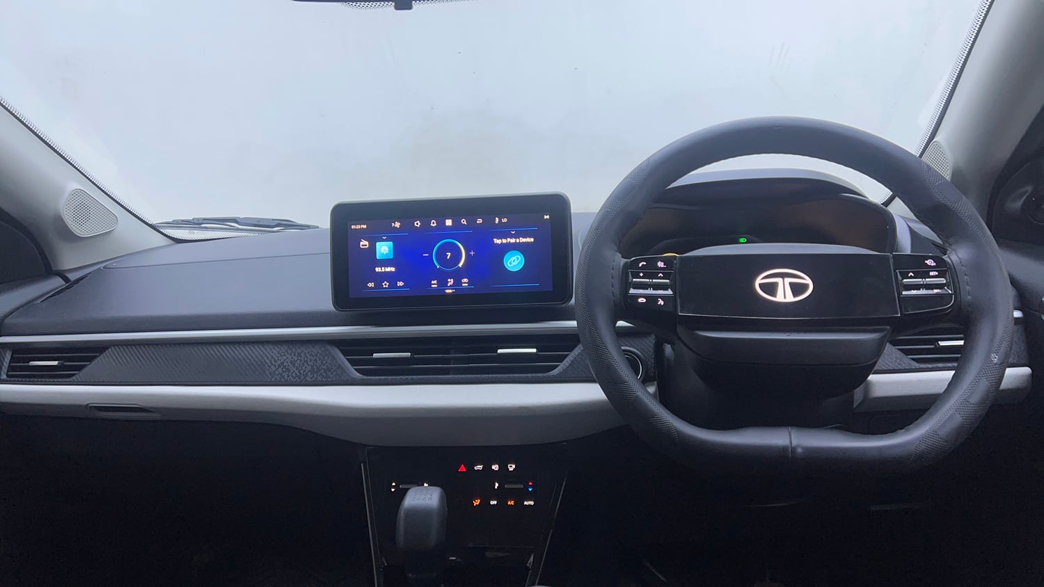 Used 2025 Tata Nexon Creative 1.2 Revotron Petrol 6MT Petrol Manual interior DASHBOARD VIEW