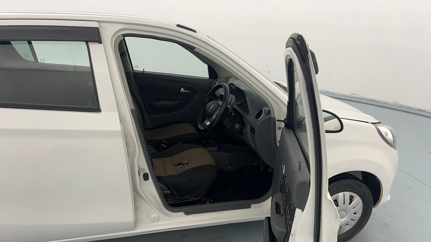 Used 2016 Maruti Suzuki Alto 800 Lxi Petrol Manual interior RIGHT SIDE FRONT DOOR CABIN VIEW