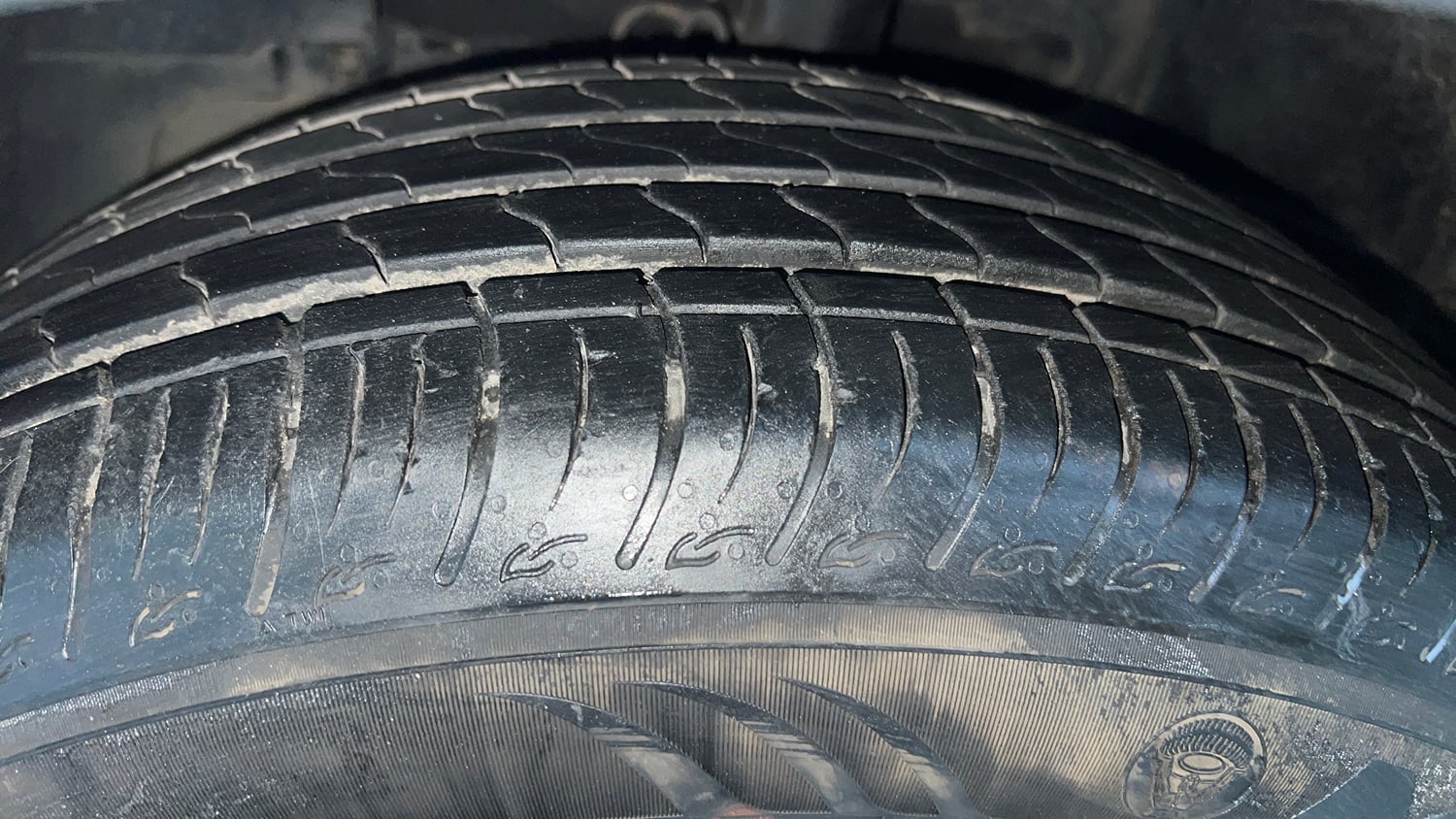 Used 2021 Tata Nexon XZA Plus Petrol Automatic tyres LEFT FRONT TYRE TREAD VIEW