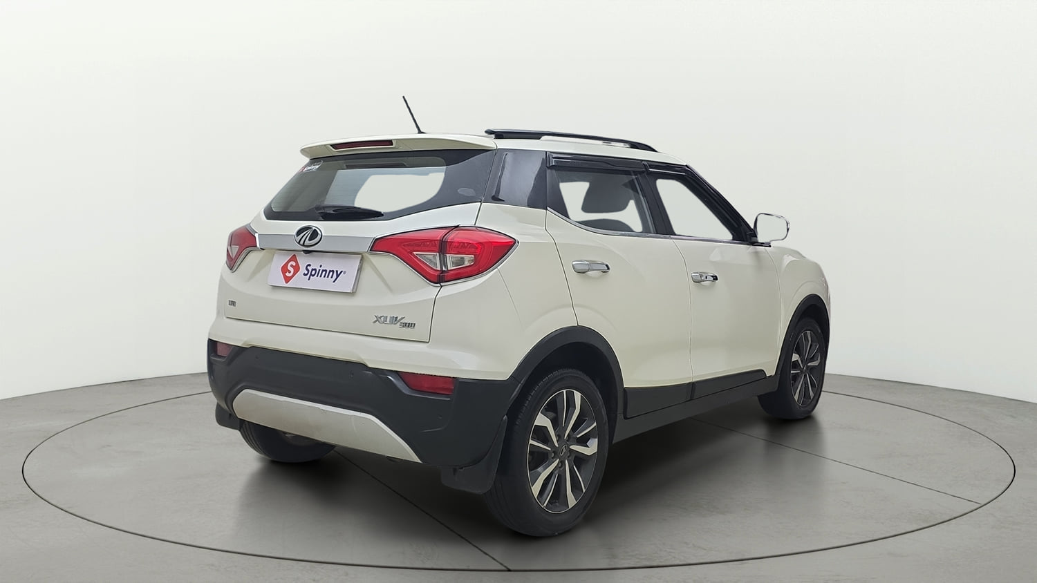 Used 2020 Mahindra XUV 300 W8 (O) 1.5 Diesel Diesel Manual exterior RIGHT REAR CORNER VIEW