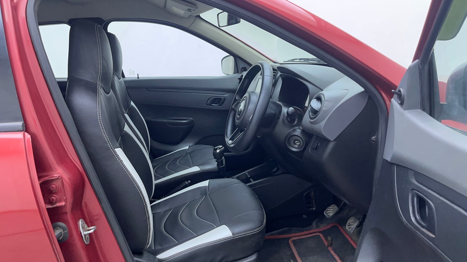 Used 2020 Renault Kwid RXT 1.0 Opt Petrol Manual interior RIGHT SIDE FRONT DOOR CABIN VIEW