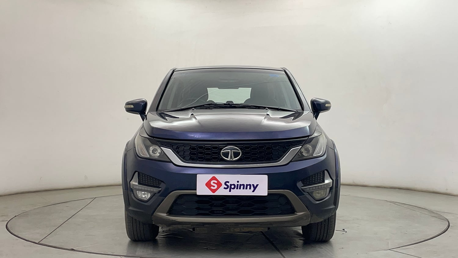 Used 2019 Tata Hexa XTA 4x2 6 STR Diesel Automatic exterior FRONT VIEW