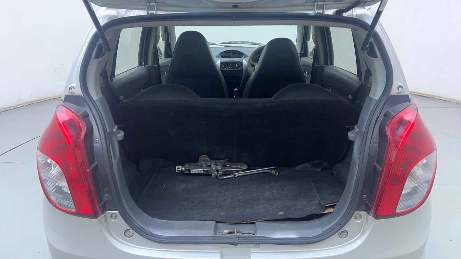 Used 2014 Maruti Suzuki Alto 800 Lxi Petrol Manual interior DICKY INSIDE VIEW