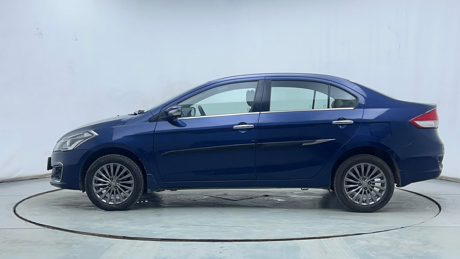 Used 2018 Maruti Suzuki Ciaz Alpha 1.4 MT Petrol Manual exterior LEFT SIDE VIEW