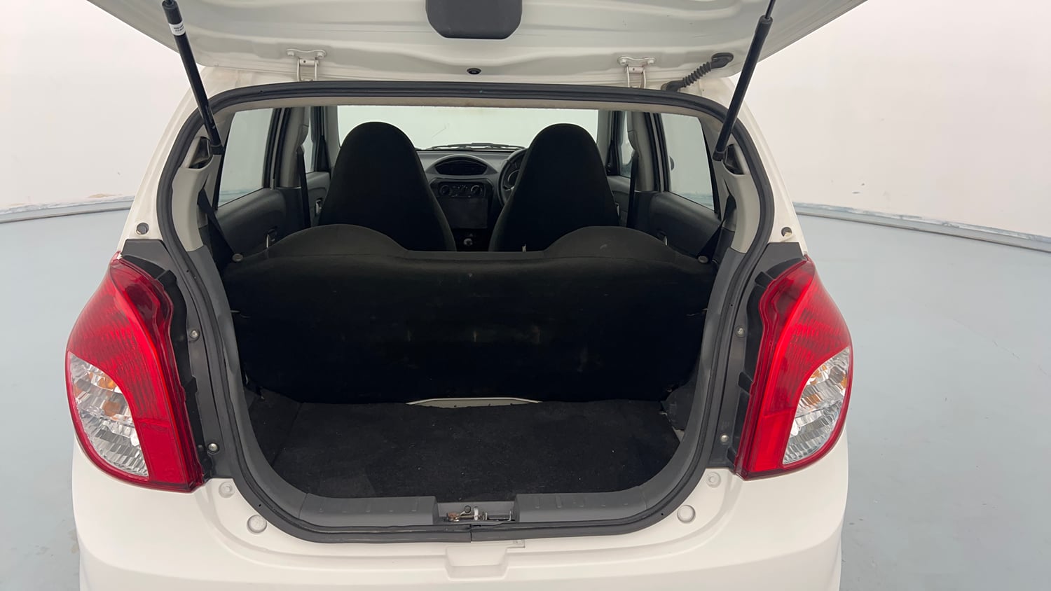 Used 2016 Maruti Suzuki Alto 800 Lxi Petrol Manual interior DICKY INSIDE VIEW