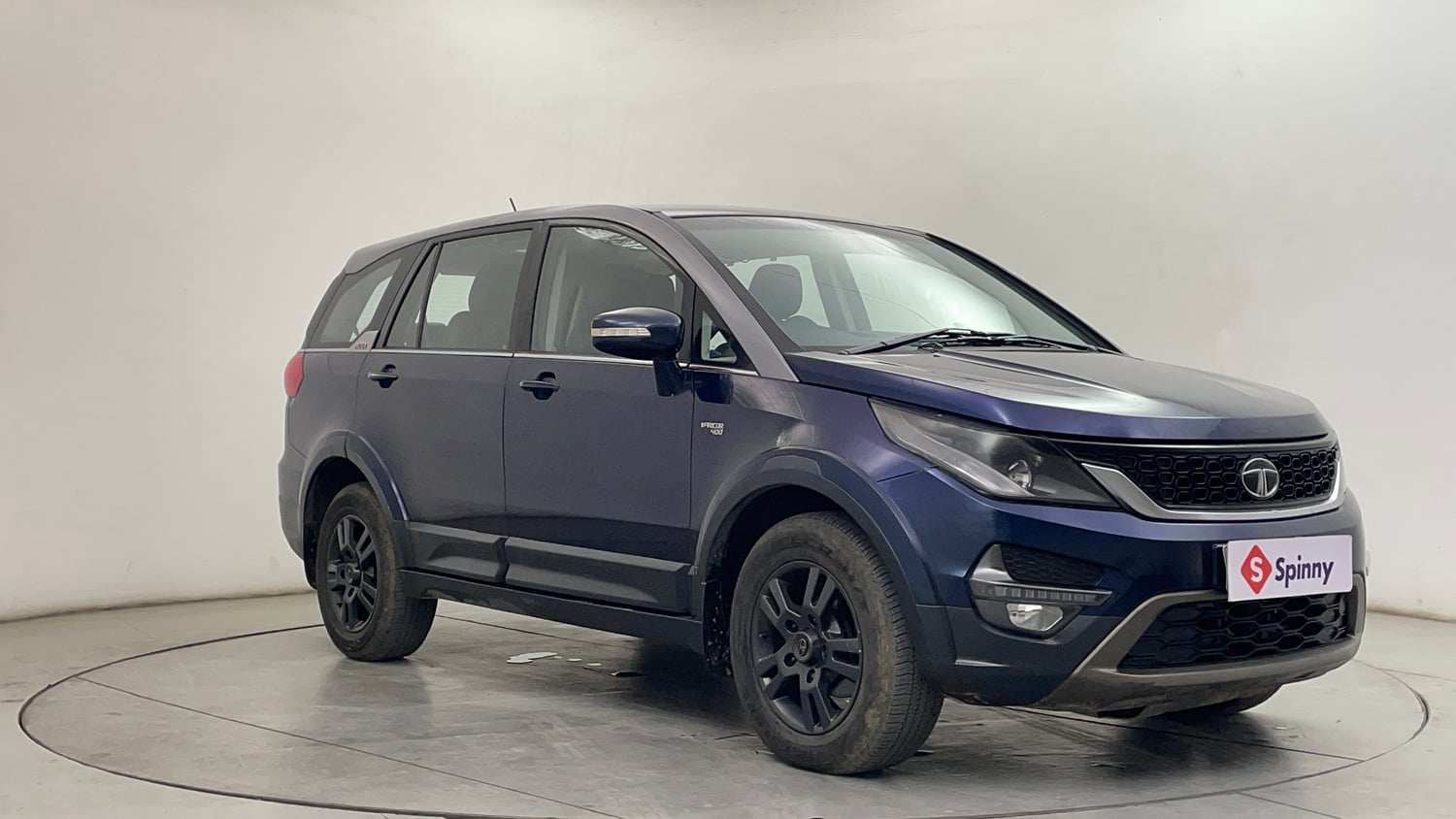 Used 2019 Tata Hexa XTA 4x2 6 STR Diesel Automatic exterior RIGHT FRONT CORNER VIEW