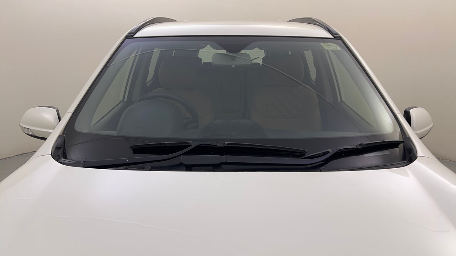 Used 2019 Mahindra XUV500 W7 Diesel Manual exterior FRONT WINDSHIELD VIEW