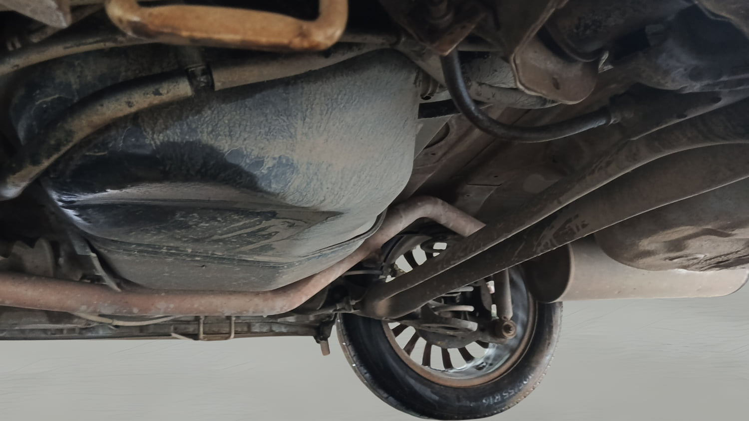 Used 2016 Maruti Suzuki Ciaz ZXi+ RS Petrol Manual extra REAR UNDERBODY VIEW (TAKEN FROM REAR)