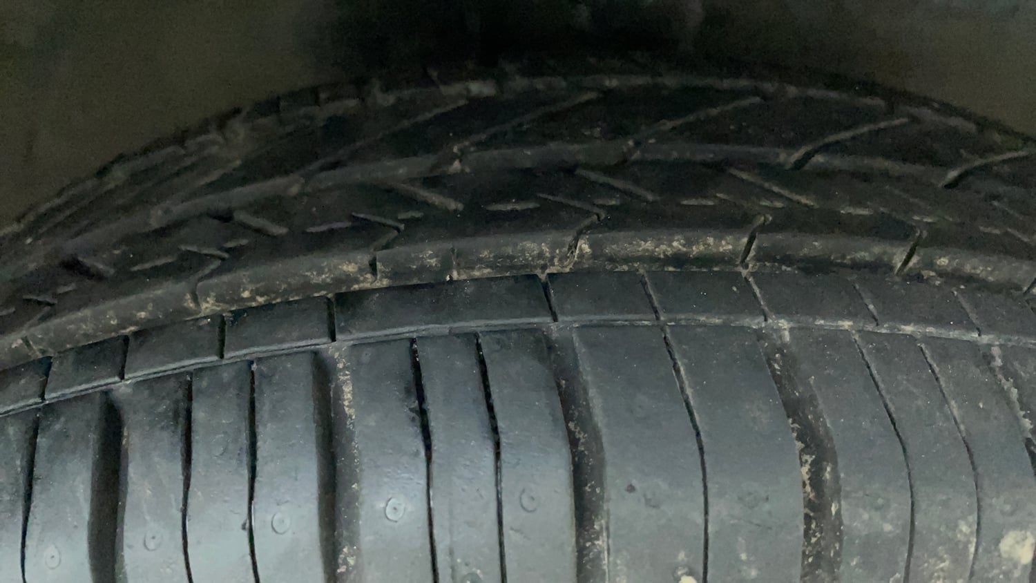 Used 2015 Maruti Suzuki Wagon R VXI Petrol Manual tyres RIGHT FRONT TYRE TREAD VIEW