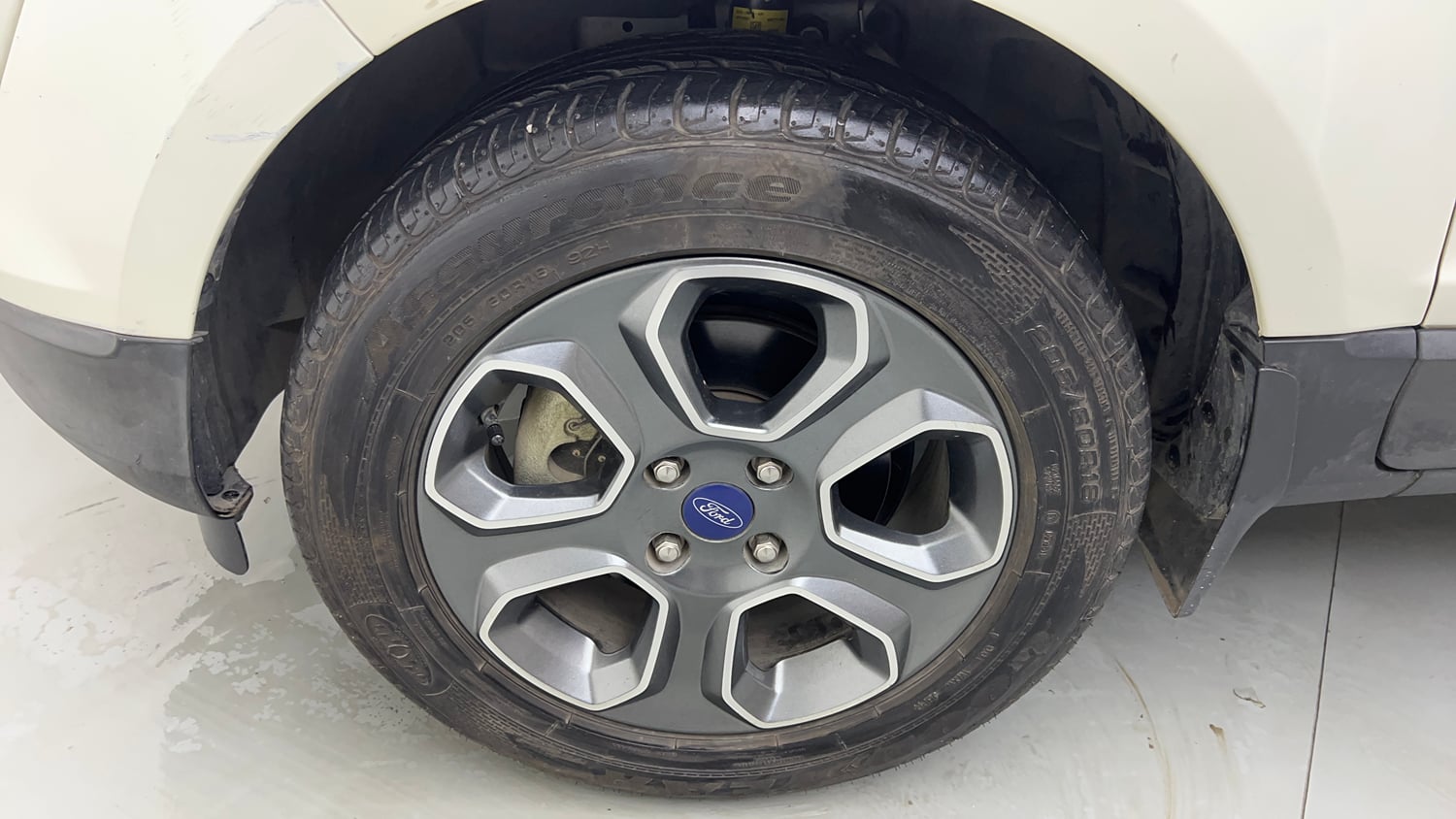 Used 2021 Ford EcoSport Titanium Plus 1.5L Ti-VCT AT Petrol Automatic tyres LEFT FRONT TYRE RIM VIEW