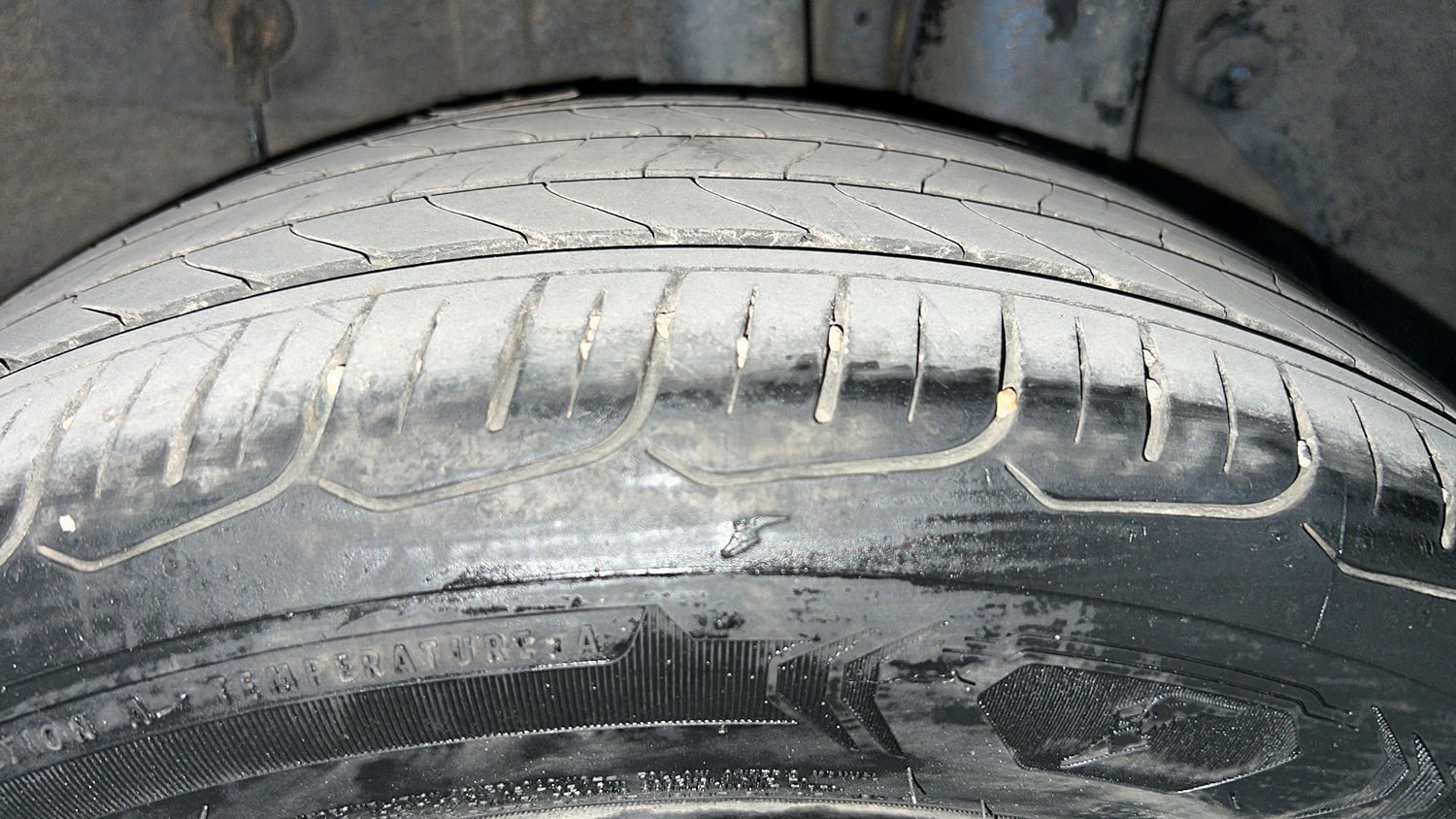 Used 2016 Hyundai Elite i20 Asta 1.2 (O) Petrol Manual tyres LEFT REAR TYRE TREAD VIEW