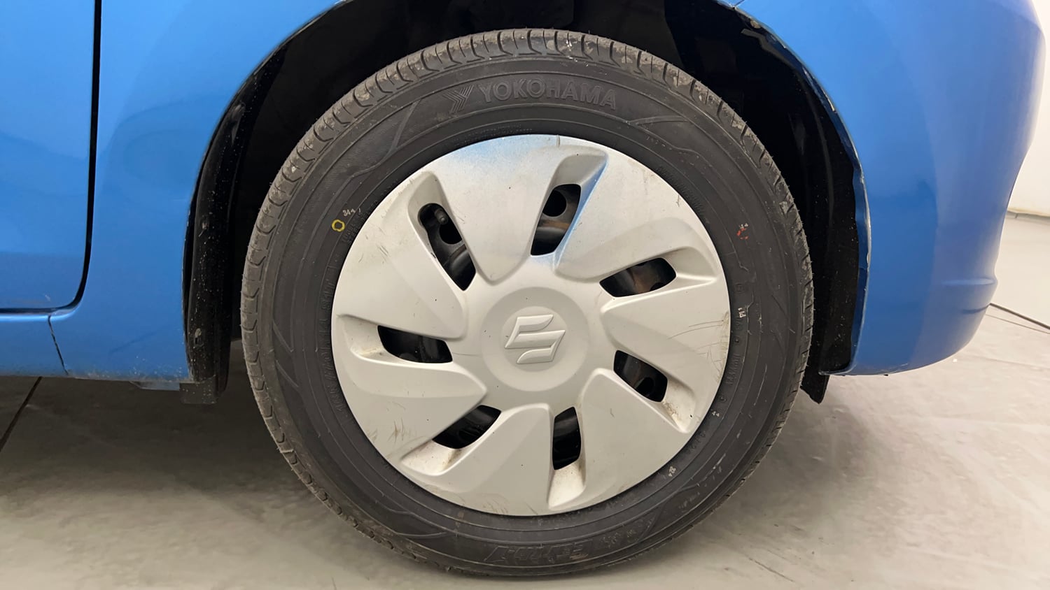 Used 2014 Maruti Suzuki Celerio VXi AMT Petrol Automatic tyres RIGHT FRONT TYRE RIM VIEW