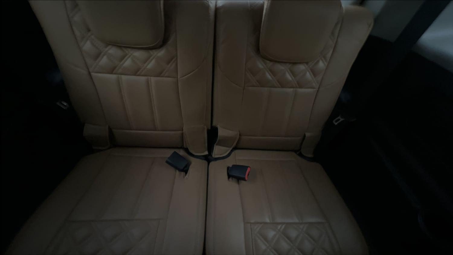Used 2019 Mahindra XUV500 W7 Diesel Manual interior THIRD ROW SEAT