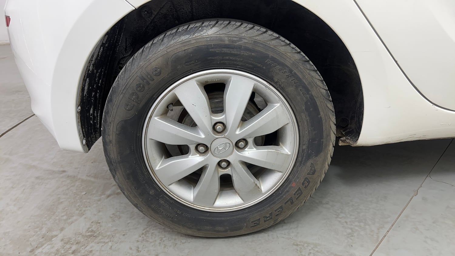Used 2012 Hyundai i20 Sportz 1.2 Petrol Manual tyres RIGHT REAR TYRE RIM VIEW