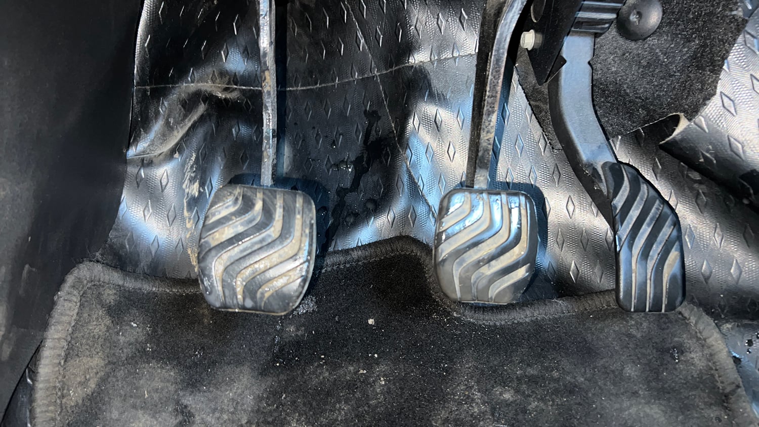 Used 2022 Renault Triber RXZ Petrol Manual interior PEDALS VIEW
