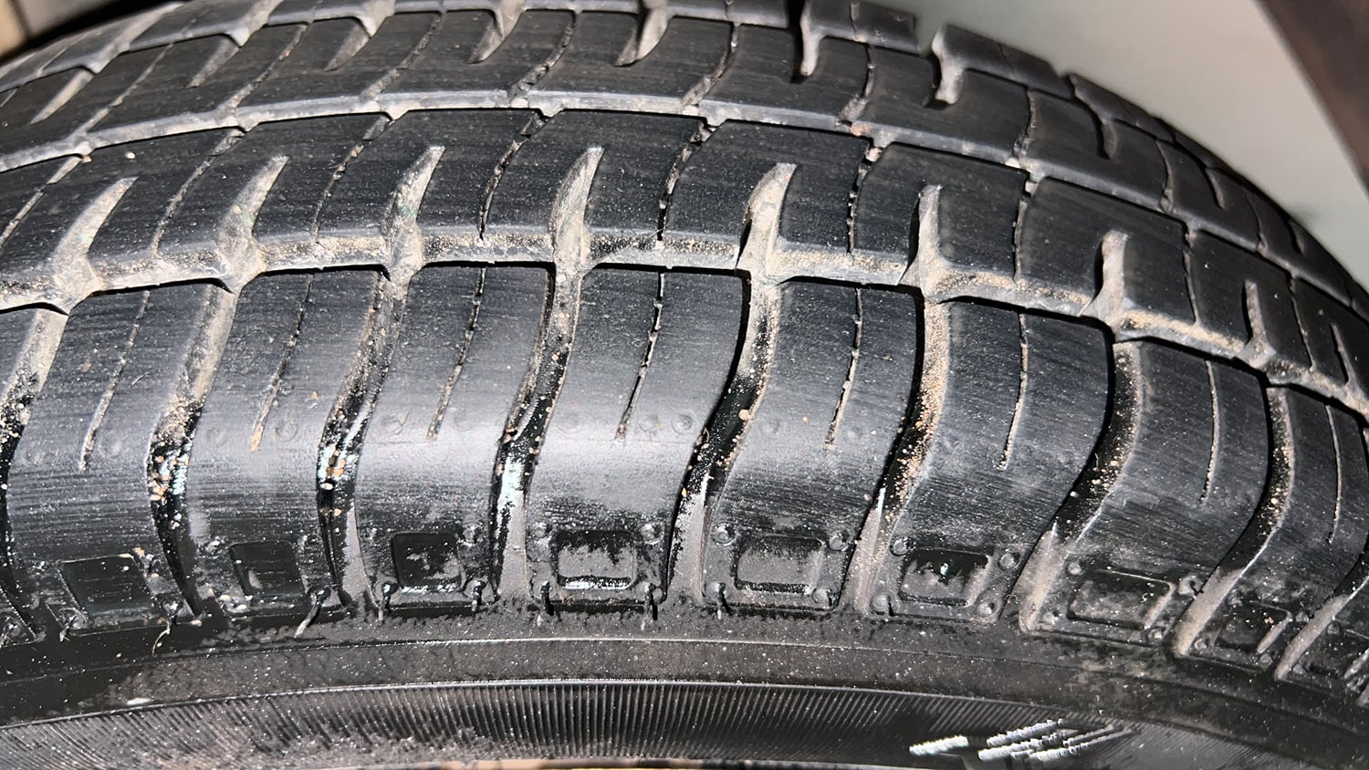 Used 2014 Maruti Suzuki Alto 800 Lxi Petrol Manual tyres LEFT REAR TYRE TREAD VIEW