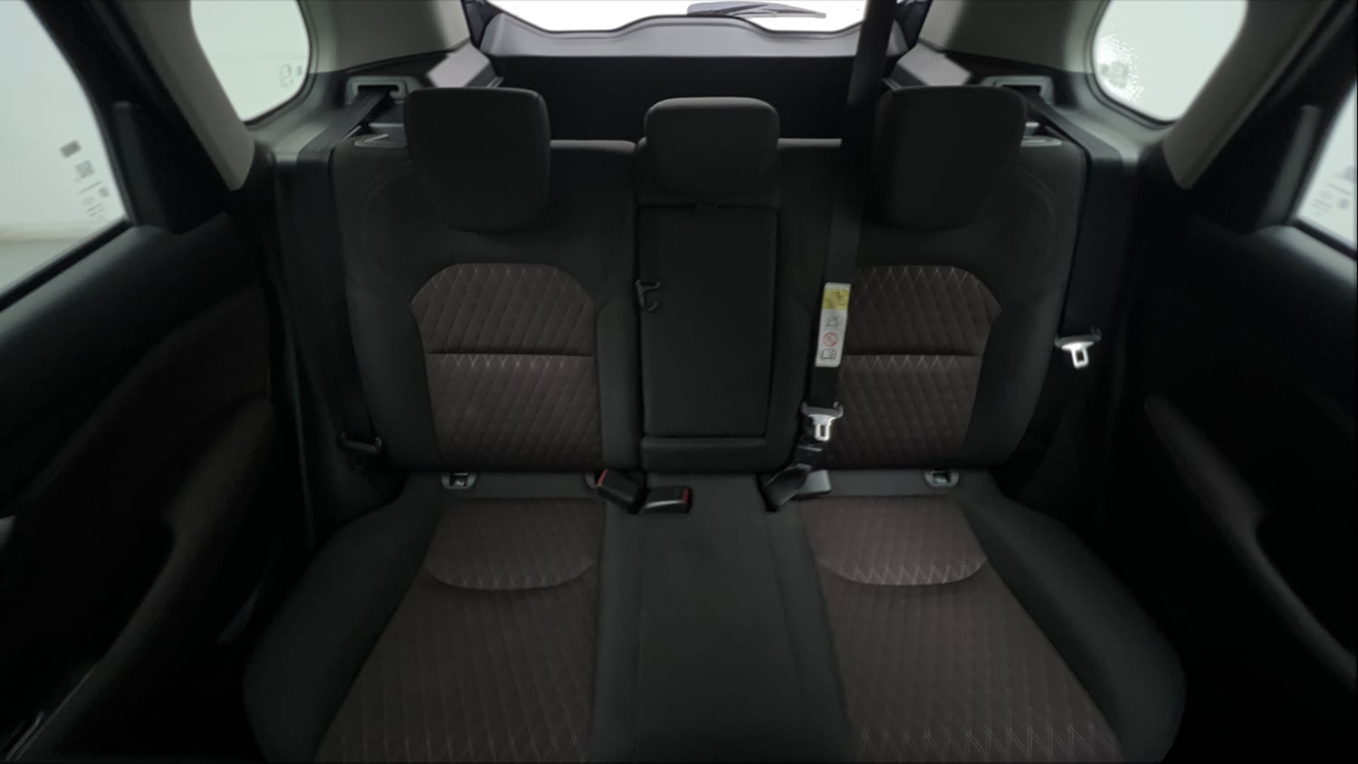 Used 2024 Maruti Suzuki Grand Vitara Zeta Smart Hybrid Petrol Manual interior REAR SEAT CONDITION VIEW