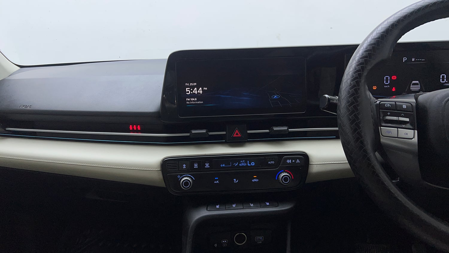 Used 2023 Hyundai Verna SX (O) 1.5 Petrol IVT Petrol Automatic interior MUSIC SYSTEM & AC CONTROL VIEW