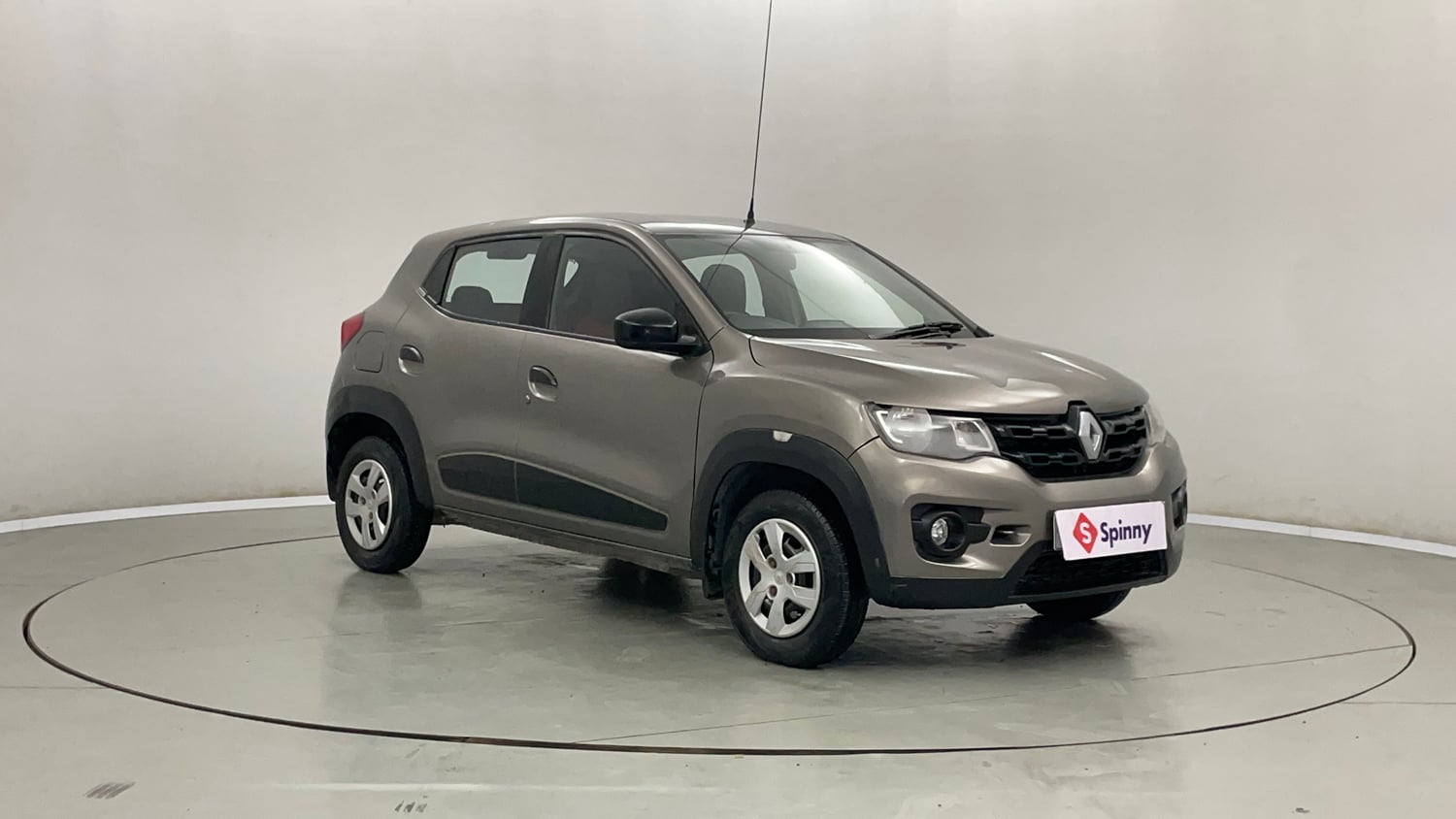 Used 2016 Renault Kwid RXT Petrol Manual exterior RIGHT FRONT CORNER VIEW