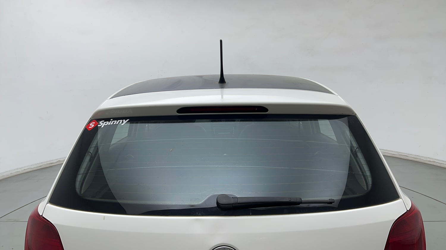 Used 2018 Volkswagen Polo Comfortline 1.0L (P) Petrol Manual exterior BACK WINDSHIELD VIEW