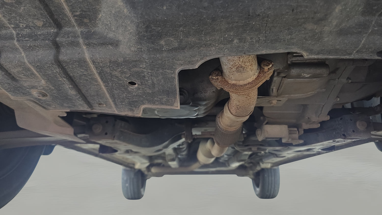 Used 2023 Tata Nexon Fearless Plus S 1.2 Revotron Petrol 6MT DT Petrol Manual extra FRONT LEFT UNDERBODY VIEW