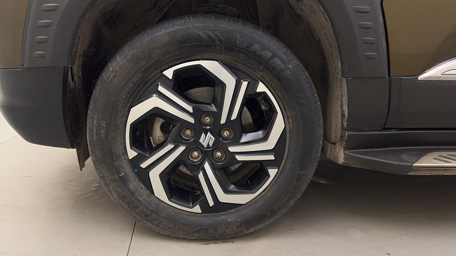 Used 2023 Maruti Suzuki Brezza Zxi Plus Dual Tone Petrol Manual tyres LEFT FRONT TYRE RIM VIEW