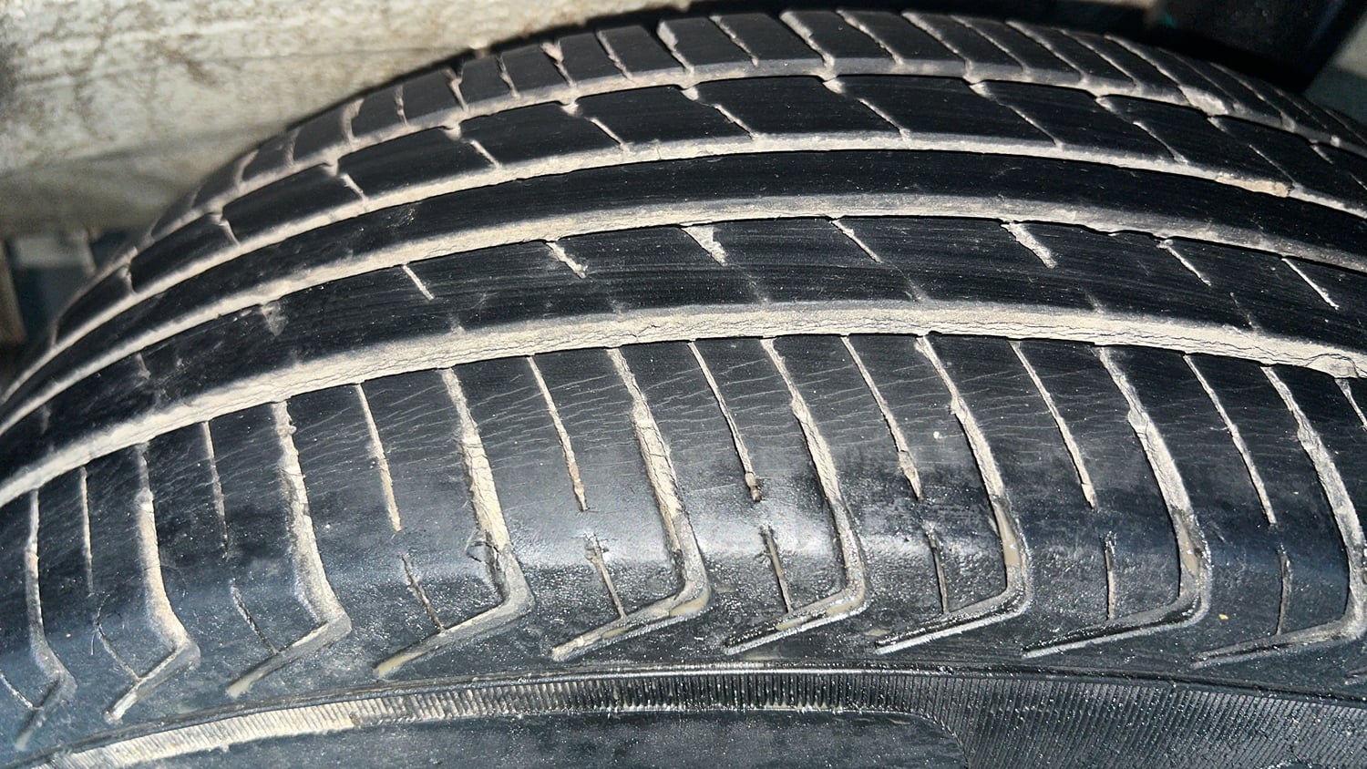 Used 2022 Maruti Suzuki Wagon R 1.0 LXi (O) 1.0 Petrol Manual tyres LEFT REAR TYRE TREAD VIEW