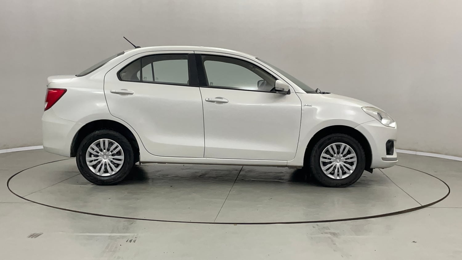 Used 2018 Maruti Suzuki Dzire VDi AMT Diesel Automatic exterior RIGHT SIDE VIEW
