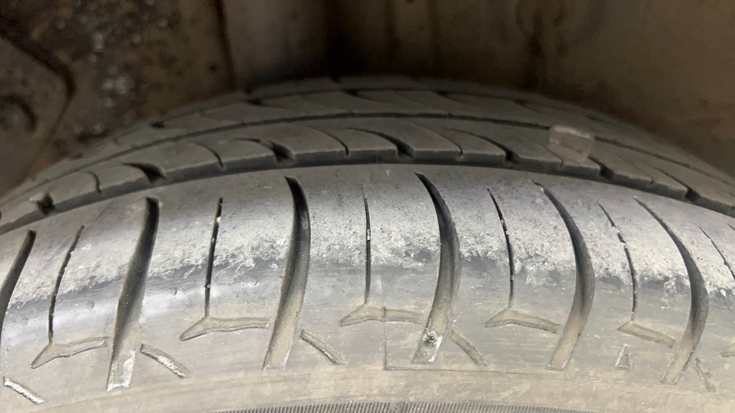 Used 2015 Hyundai Elite i20 Asta 1.2 Petrol Manual tyres RIGHT REAR TYRE TREAD VIEW