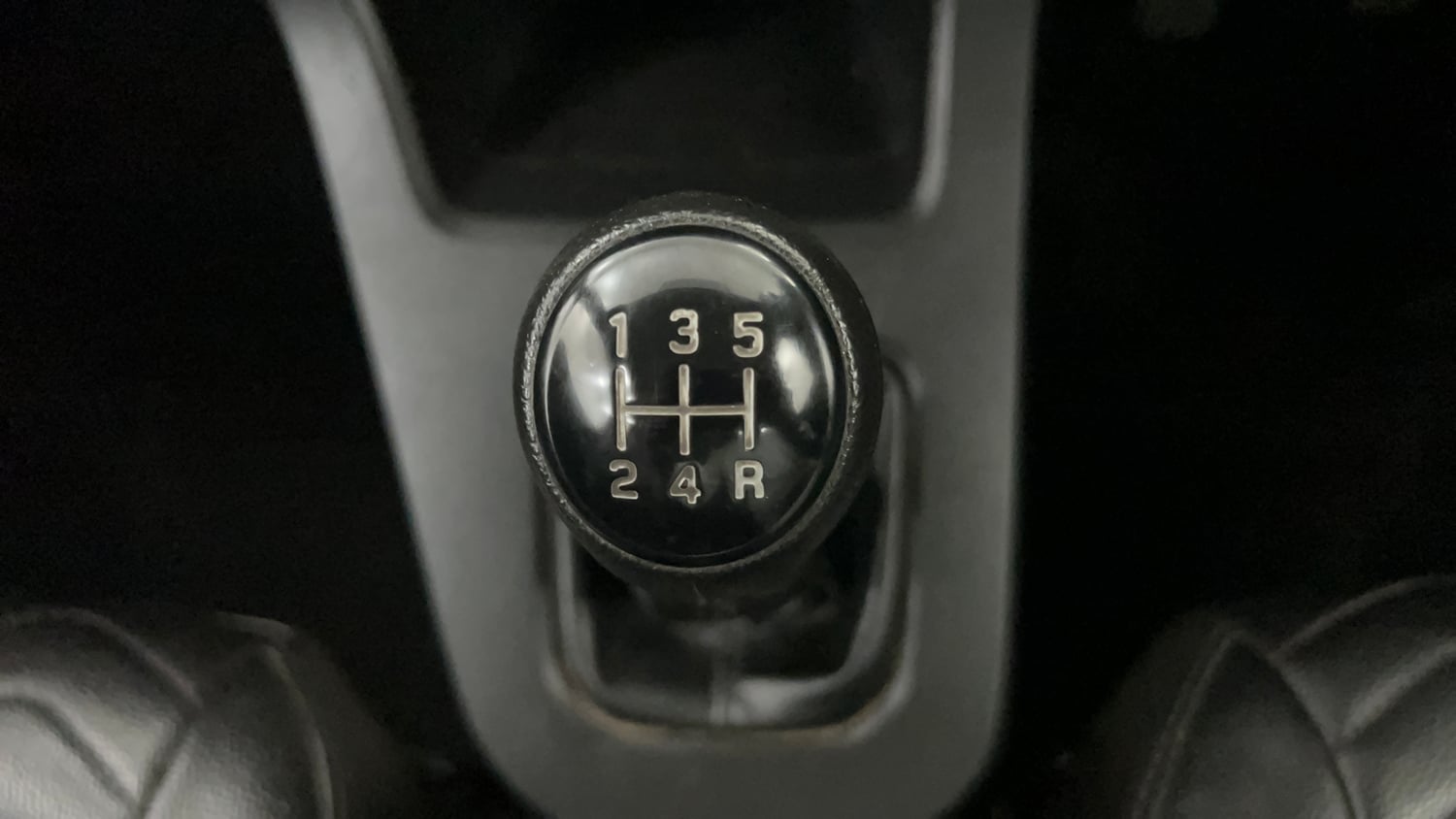 Used 2019 Maruti Suzuki Wagon R VXi 1.2 Petrol Manual interior GEAR  KNOB VIEW